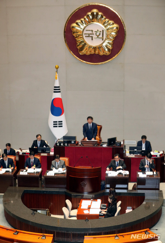 예결위, ‘2024년 예산안 공청회’ 서삼석(가운데) 국회 예산결산특별위원회 위원장이 1일 오후 서울 여의도 국회에서 열린 예산결산특별위원회 전체회의 ‘2024년 예산안 공청회’에서 발언하고 있다. 뉴시스.