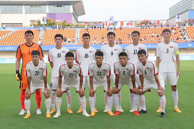 항저우 아시안게임에 출전한 북한 남자축구 대표팀 선수들. 연합뉴스