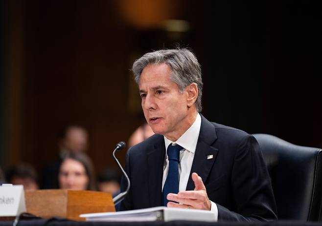 토니 블링컨 미국 국무장관이 지난달 31일(현지 시각) 미 상원 세출위원회 청문회에 참석해 발언하고 있는 모습. 이날 블링컨 장관은 현 상황에서 이스라엘과 하마스가 휴전하는 것은 적절하지 않다며 이스라엘 지원 필요성을 강조했다. /신화 연합뉴스