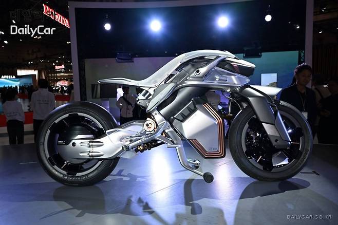 야마하 모터로이드2 (MOTOROiD2)(2023 재팬모빌리티쇼)