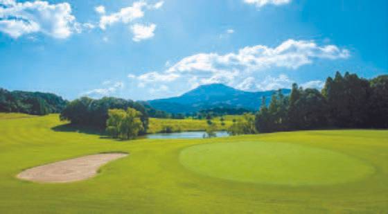싸이칸 63 골프그룹이 일본 사가현에서 운영하는 4개 골프장은 후쿠오카 공항에서 차로 45분 거리 내에 있다.