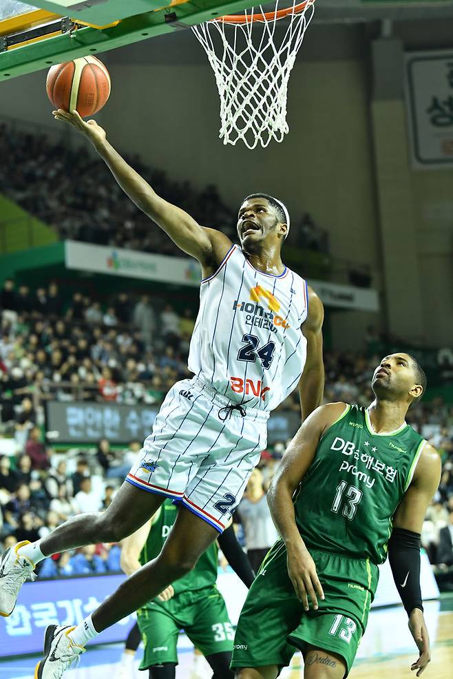 [서울=뉴시스] 프로농구 KCC의 알리제 존슨. (사진=KBL 제공) *재판매 및 DB 금지