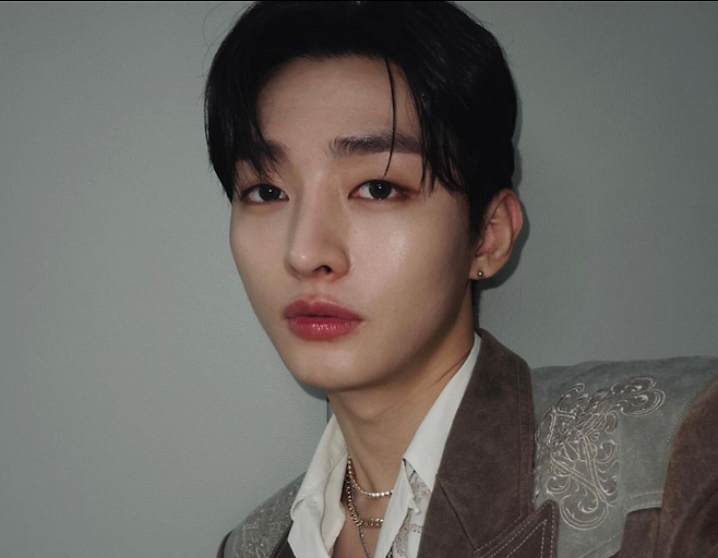 윤지성 인스타그램 캡처