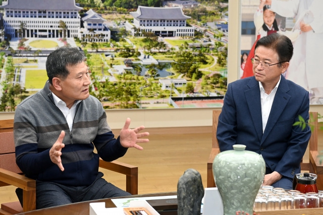 박정하씨는 “모든 분들이 안전한 환경에서 일할 수 있도록 경북도 공직자분들이 앞장서 주시길 바란다”고 당부했다.   경북도 제공