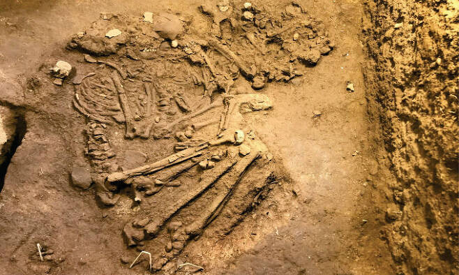 베트남 북부 하남성 김방구 땀축사원에서 1만년 전으로 추정되는 인간 유해가 발견됐다. / 사진=VN 익스프레스