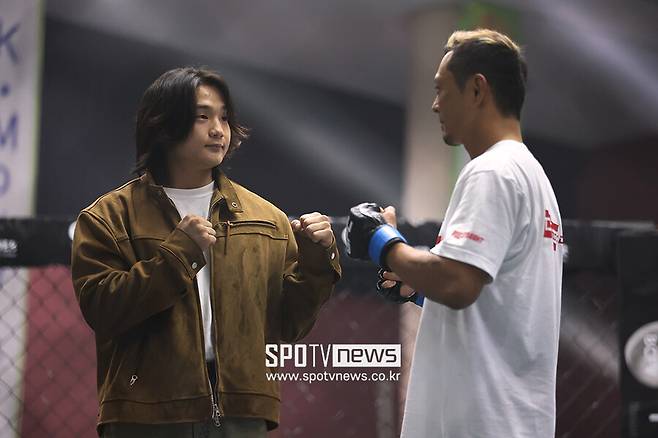 ▲ GFC 10 메인이벤트에서 맞붙기로 했던 우지원(왼쪽)과 나카츠카사는 추후 대결을 약속했다.