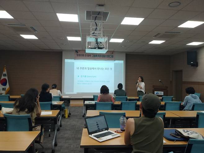 '돌멩이가 핀 동백' 역사 그림책 프로젝트(여수와 제공)