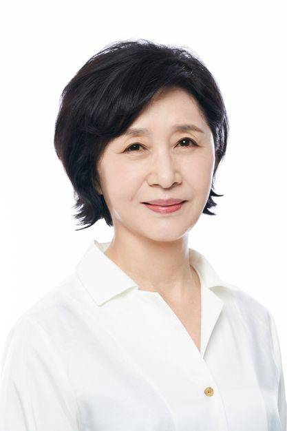 오랜 배우 생활에도 연기의 기본과 열정의 근간을 생각하는 배우 김혜옥 ⓒ산타클로스 엔터테인먼트 제공