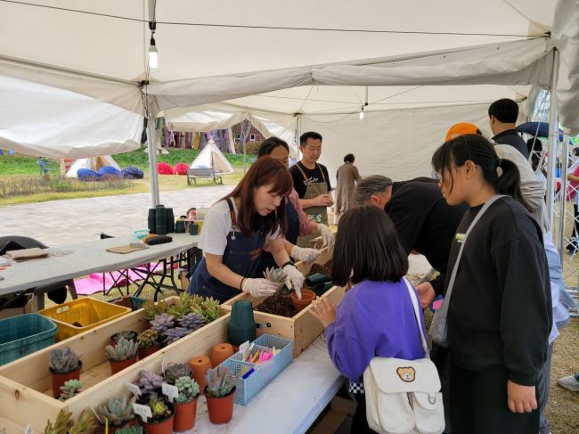 ‘고창문화도시 치유문화축제’가 지난 3~5일 군민과 관광객 3만3000여명이 참여한 가운데 성황리에 마무리됐다.[사진제공=고창군]