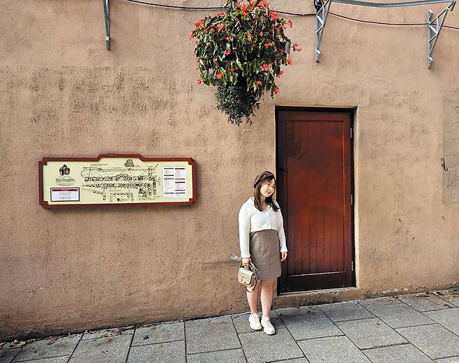 드라마 ‘도깨비’에서 퀘벡과 서울을 잇는 빨간 문. /곽아람 기자