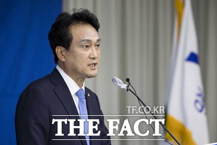 국회에서 기자회견하는 안민석 의원/안민석의원실