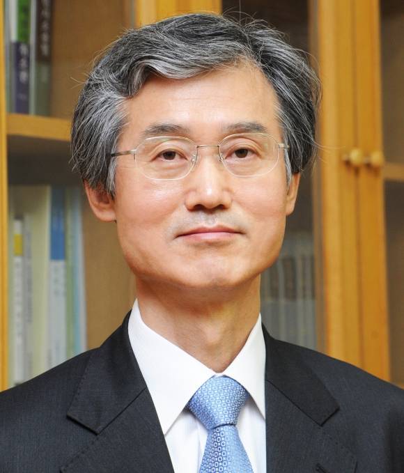 조희대 새 대법원장 후보자 - 윤석열 대통령이 8일 차기 대법원장 후보자로 조희대 전 대법관(사진)을 지명했다.  2023.11.8