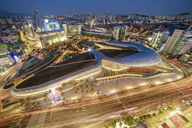 서울 동대문디자인플라자. 한국관광공사 누리집