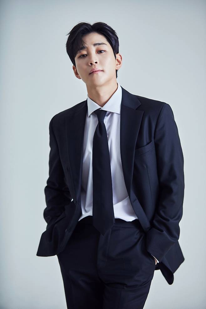 가수 딘딘 /사진=슈퍼벨컴퍼니