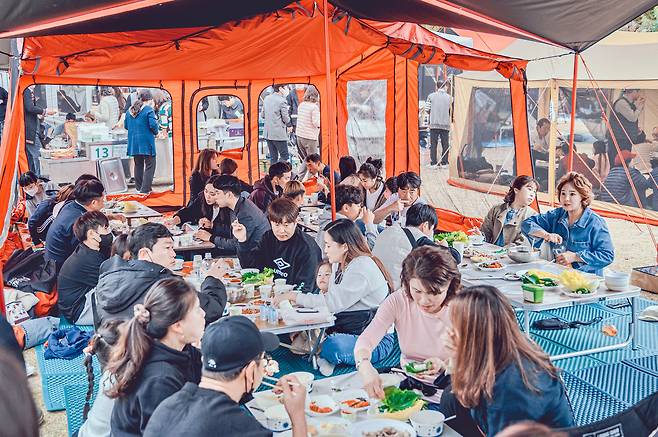 세계로교회는 주일 예배 후 모든 교인이 구열별로 함께 점심식사를 하는 것으로 유명하다. /세계로교회 제공