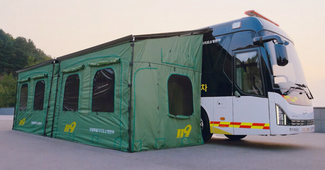 현대차그룹이 재난현장 소방관을 위해 제작한 회복지원차 외관. 현대차&nbsp;