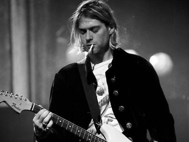 ▲고흐도 헤밍웨이도 버지니아 울프도 모두 마음이 아픈 매력적인 사람들이었다. 커트 코베인은 세상을 떠났을 때 27세였다. 그는 지미 핸드릭스, 바스키아와 함께 27세 클럽의 가장 유명한 멤버가 되었다.