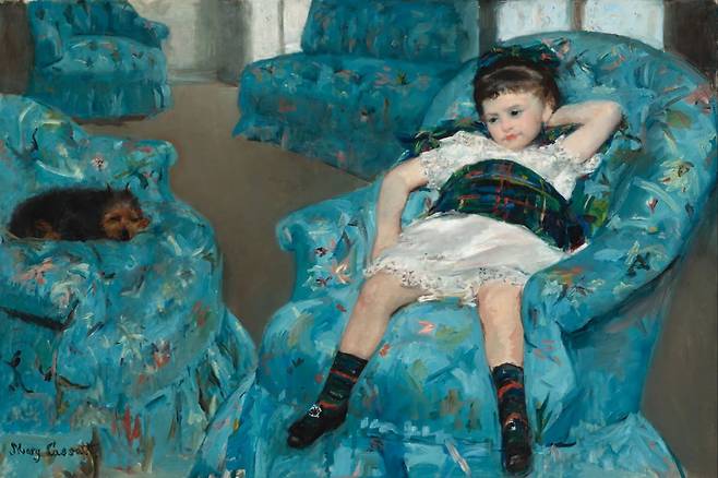 메리 커샛의 '푸른 소파에 앉아 있는 소녀'(1876). /워싱턴 내셔널갤러리