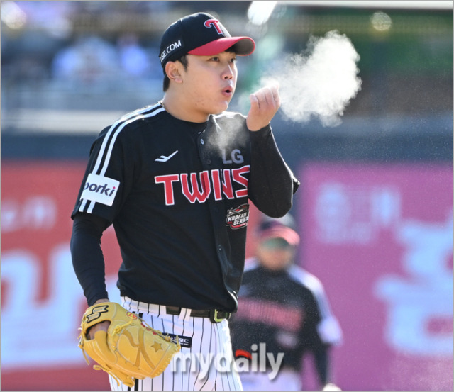 LG 트윈스 김윤식./수원=한혁승 기자 hanfoto@mydaily.co.kr