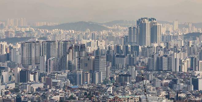 서울 남산에서 바라본 아파트 단지 모습. /뉴스1