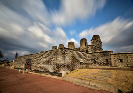 봉돈도 성 안으로 16척이나 들어왔다. 이강웅 고건축가 제공