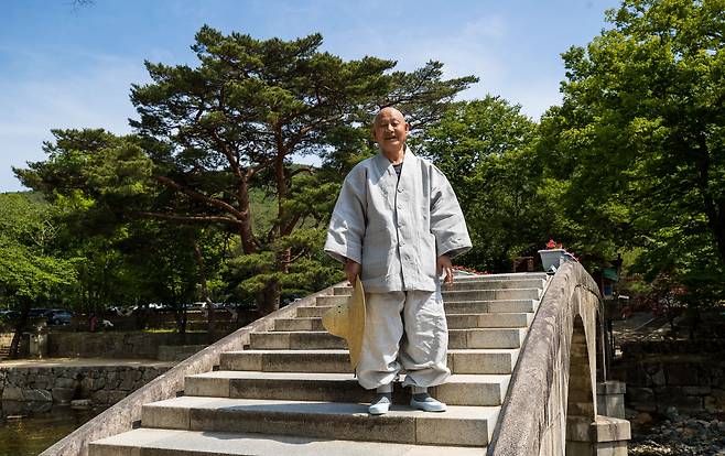 통도사 방장 성파 스님. 스님은 "기술 문명이 발전할수록 마음의 고삐를 잡는 것이 중요하다"고 말했다. /김동환 기자