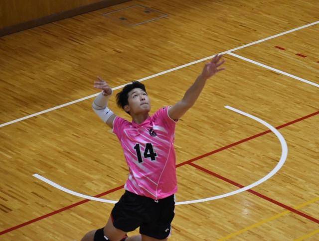 일본 모모야마고교 배구부에서 선수로 뛰고 있는 윤이준(17) . 부친 윤세운씨 제공