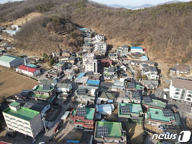 용인시 처인구 모현읍 일산1리에 설치돼 있는 태양광설비 모습.(용인시 제공)