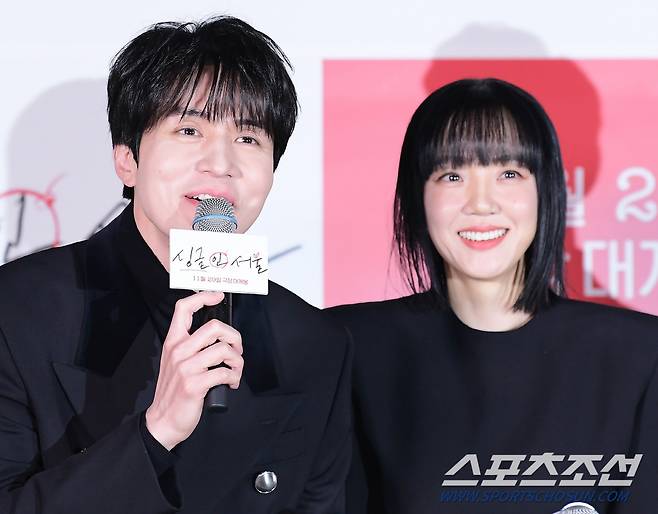 영화 '싱글 인 서울' 언론시사회 및 기자간담회가 14일 오후 서울 자양동 롯데시네마 건대점에서 열렸다. 배우 이동욱과 임수정이 질문에 답하고 있다. 정재근 기자 cjg@sportschosun.com/2023.11.14/