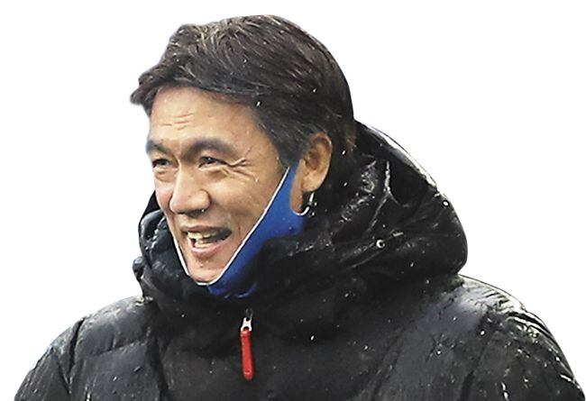 홍 감독은 현역 선수였던 2002년 포항을 끝으로 K리그를 떠났다가 19년 만에 지도자로 돌아왔다.
