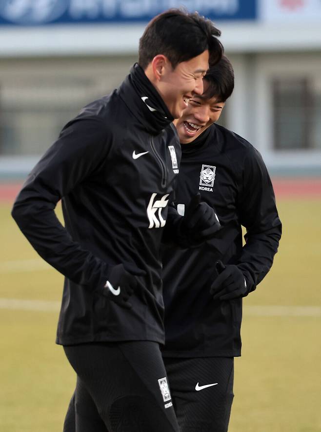 ▲ 축구대표팀에서 밝게 재회한 손흥민과 황희찬. ⓒ연합뉴스