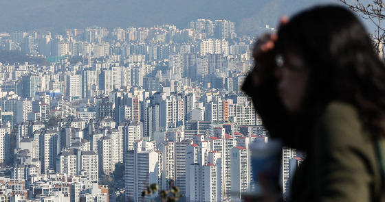 수도권 주택 소유자 3명 중 1명 매매가 더 떨어질 것