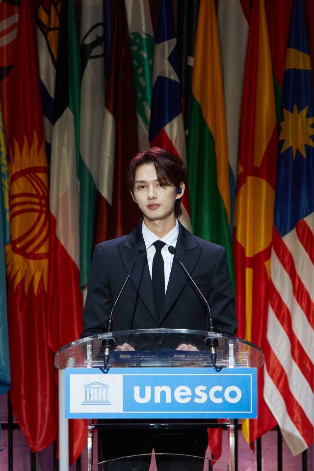 그룹 세븐틴(Seventeen, 에스쿱스 정한 조슈아 준 호시 원우 우지 디에잇 민규 도겸 승관 버논 디노). 제13회 '유네스코 청년포럼'/ 플레디스 엔터테인먼트
