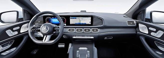 더 뉴 메르세데스-벤츠 GLE 400 e 4MATIC 쿠페 실내 / 출처=메르세데스-벤츠코리아