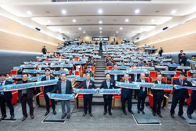 지난 15일 경기대학교 수원캠퍼스에서 이운규 경기대 총장과 김철수 대한적십자사 회장은 ‘탄소중립재난구호단’ 설립 등 탄소중립을 위한 프로젝트에 협력하겠다고 밝혔다.