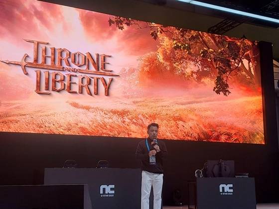 ‘지스타2023’ 현장을 찾은 김택진 엔씨소프트 대표