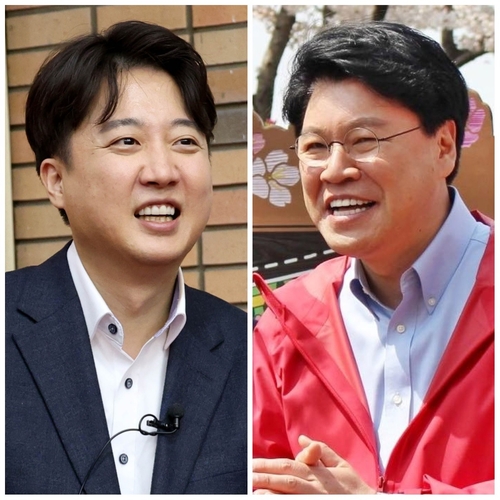 국민의힘 이준석 전 대표(왼쪽)와 장제원 의원의 모습