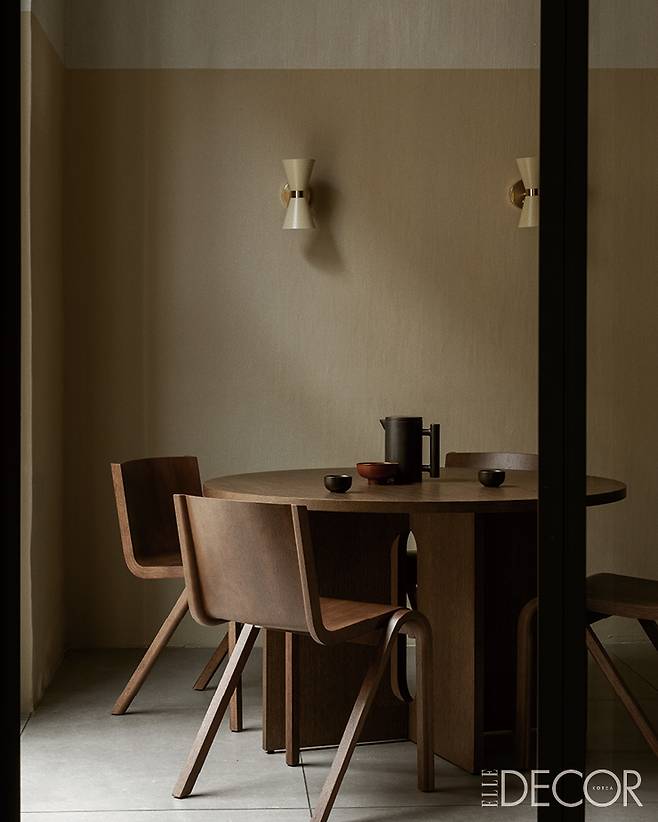 세월이 묻은 건물과 현대적인 노르딕 감성이 균형을 이루는 아우도 코펜하겐.