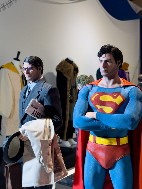 Lifesize figurines of Warner Bros.' most famous fictional characters are on display at the ″Celebrating Every Story″ exhibition at the Dongdaemun Design Plaza in Dongdaemun District, central Seoul, on Nov. 17, a day before the official opening of the exhibition. [WARNER BROS. ENTERTAINMENT]