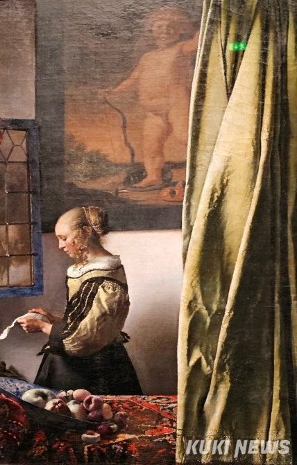 요하네스 페르메이르' 열린 창문에서 편지를 읽는 여인.1657~1658, 캔버스에 유채, 85x 64.5cm, 드레스텐, 제멜데 갤러리 알테 마이스터.