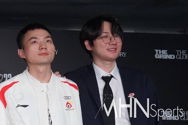 보라, 양대인 감독의 이 표정변화를. 표정에서 그가 생각하는 모든 것을 알 수 있었다