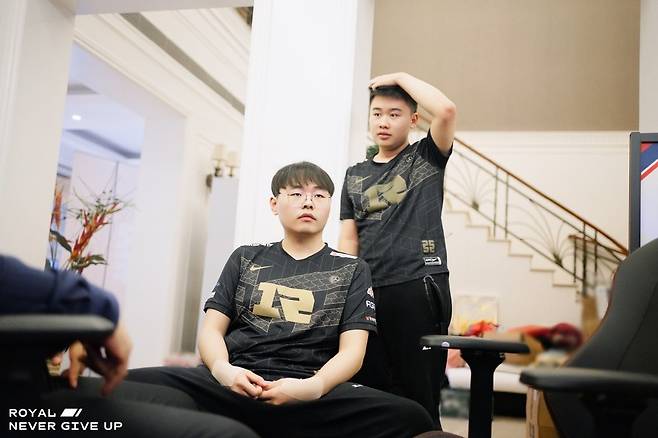 사진=RNG 공식 웨이보, '브리드' 천천과 '웨이' 옌양웨이