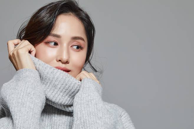 목티를 입었을 때 유독 답답하게 느껴진다면 몸의 촉각방어 기전 때문일 수 있다./사진=게티이미지뱅크
