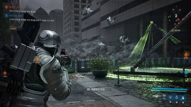 16∼19일 부산 해운대구 벡스코에서 열린 국내 최대 게임쇼 ‘지스타 2023’에선 다양한 신작 게임이 관람객의 눈길을 끌었다. 엔씨소프트의 신작 ‘LLL’은 파괴된 서울을 배경으로 전투를 벌이는 게임이다. 엔씨소프트 제공