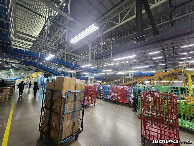 22일 찾은 인천공황본부세관 우편통관센터의 검사장 전경./사진=김동규 기자