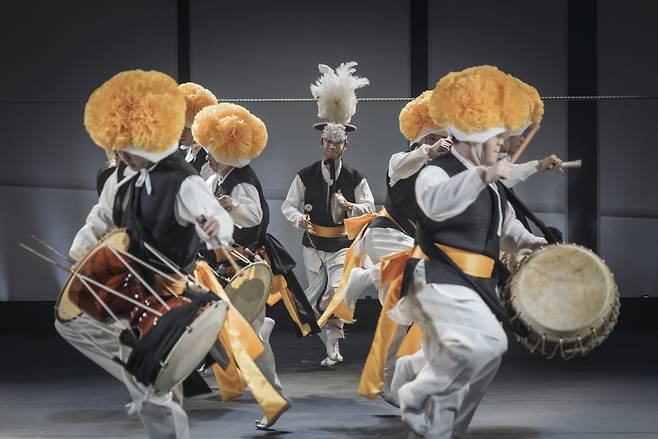 A scene from "Am-deok -- The Myth of Rock on the Water" (Jeongdong Theater)