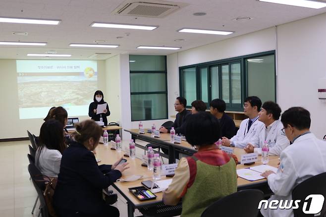 충청북도 청주의료원은 러시아 사하공화국 국립아동·청소년 재활센터 등 보건의료관계자를 초청해 소아재활시스템 팸투어를 진행했다고 24일 밝혔다.(청주의료원 제공).2023.11.24./뉴스1