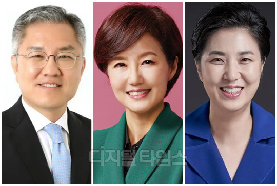 (왼쪽부터) 최강욱 전 더불어민주당 의원, 김연주 시사평론가, 남영희 민주연구원 부원장. <디지털타임스 DB>