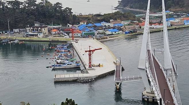 [부산=뉴시스] 경남 창원시 진해구 우도항 전경 (사진=부산해수청 제공) *재판매 및 DB 금지