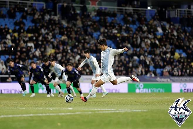 페널티킥으로 득점하는 울산 주민규 [한국프로축구연맹 제공. 재판매 및 DB 금지]